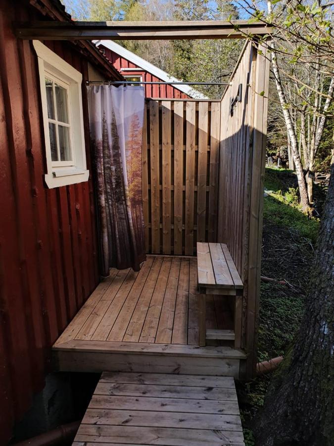 Lillstugan I Idyllisk Lugn Miljoe Naera Haellungen, Stenungsund Ucklum Exterior foto